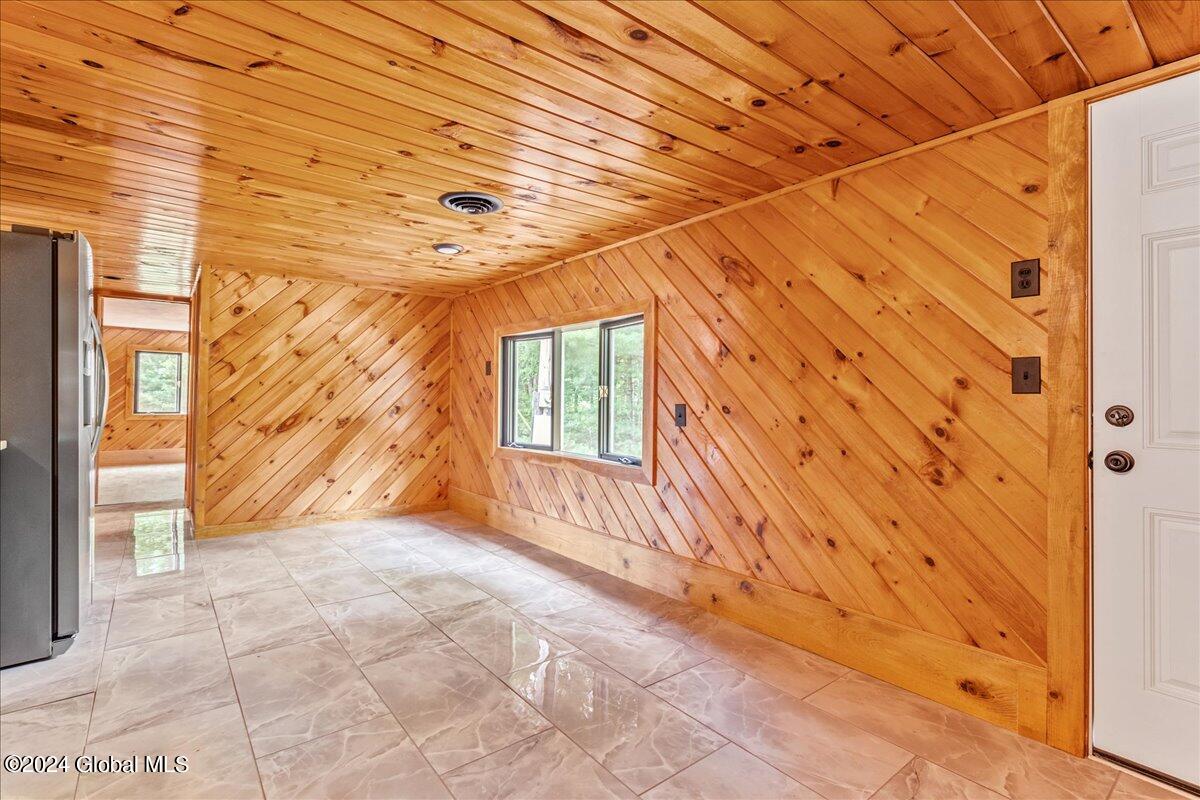 183 Louden Road Wilton, NY 12866 - Photo 17 of 59 40-183 LOUDON RD-8