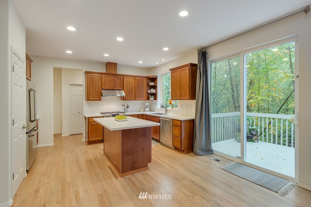 3818 161st Place Southeast Bothell, WA 98012 - Photo 6 of 24 Gallery Image 6