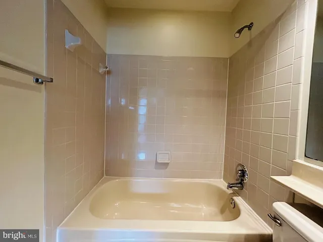 $2,650 | 20865 Sandstone Square, Sterling, VA 20165