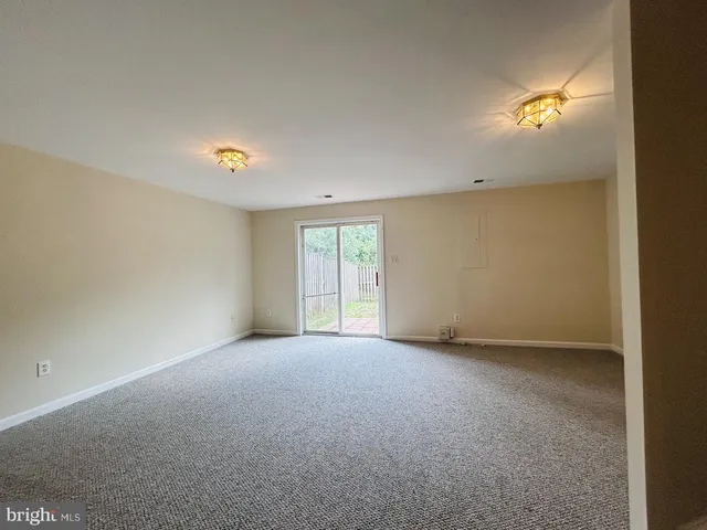 $2,650 | 20865 Sandstone Square, Sterling, VA 20165