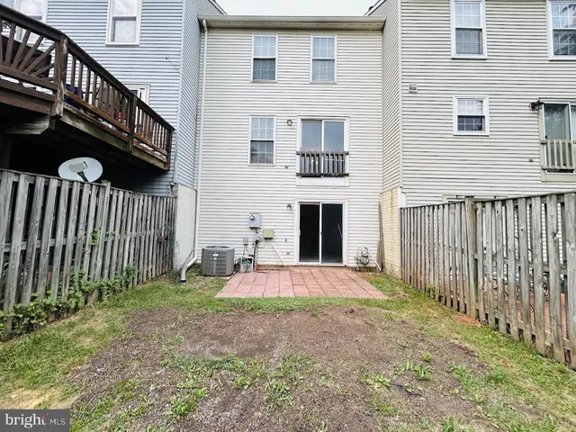 $2,650 | 20865 Sandstone Square, Sterling, VA 20165