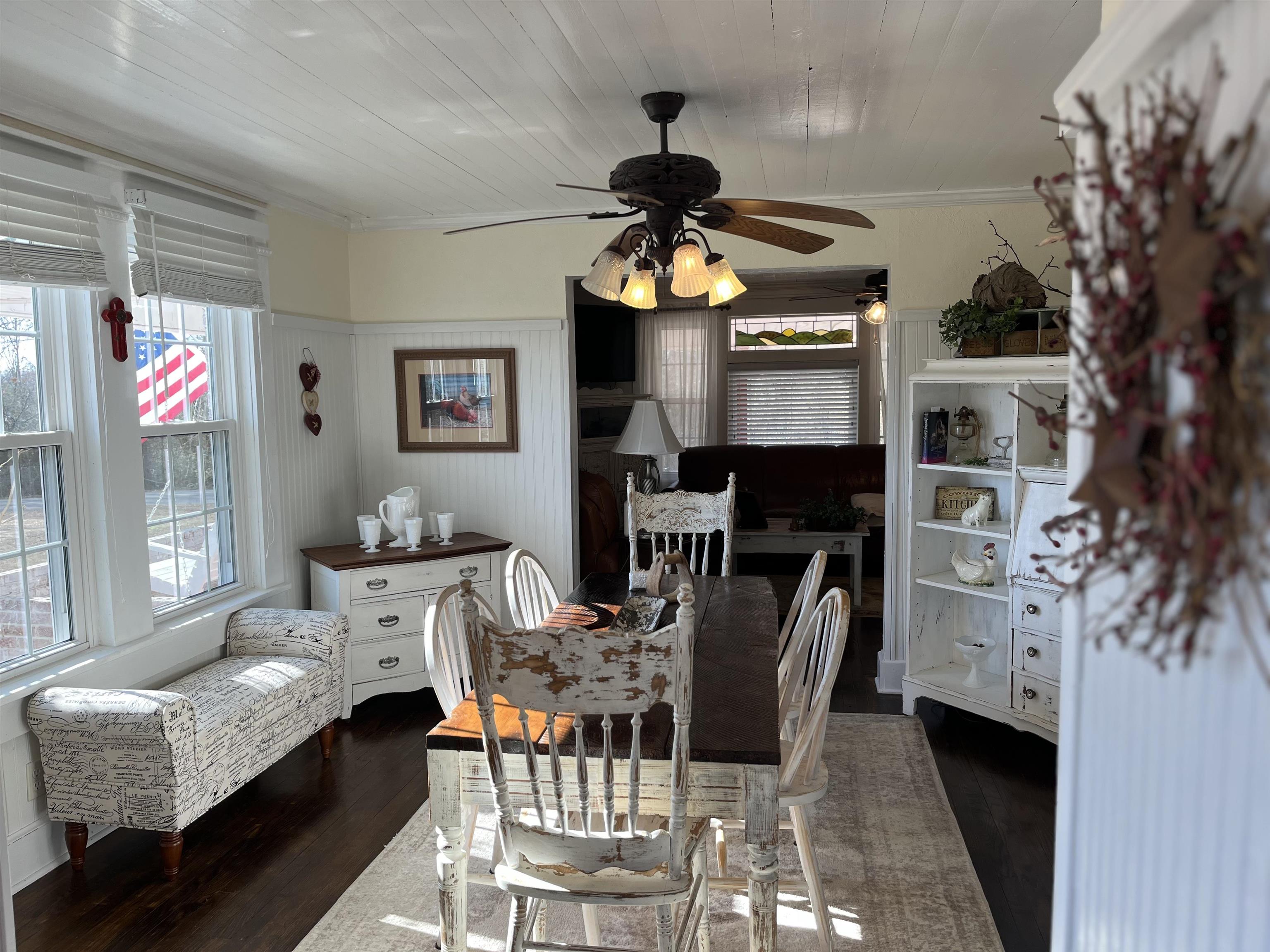 90 Dickson Road Sardis, TN 38371 - Photo 12 of 25 a dining room with furniture and window