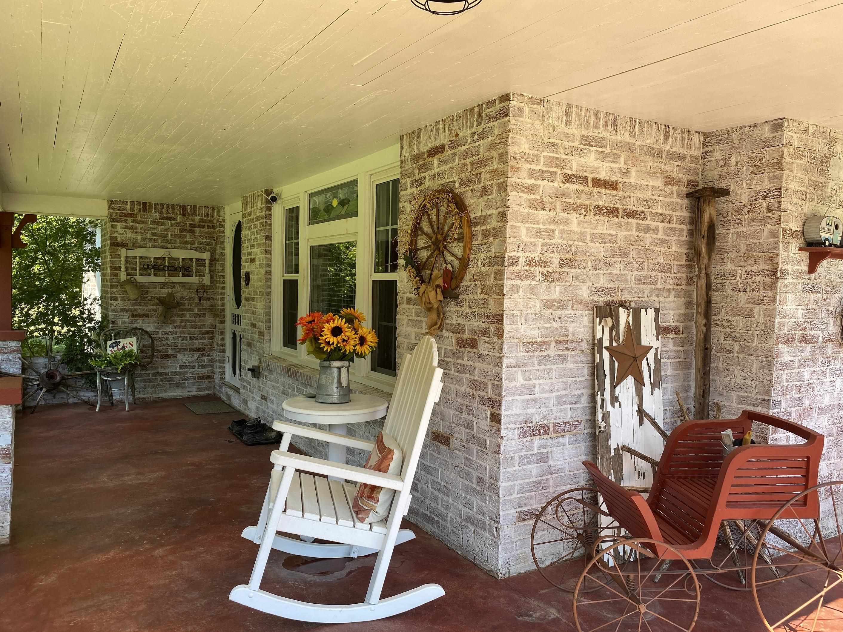 90 Dickson Road Sardis, TN 38371 - Photo 7 of 25 a view of sitting area in balcony