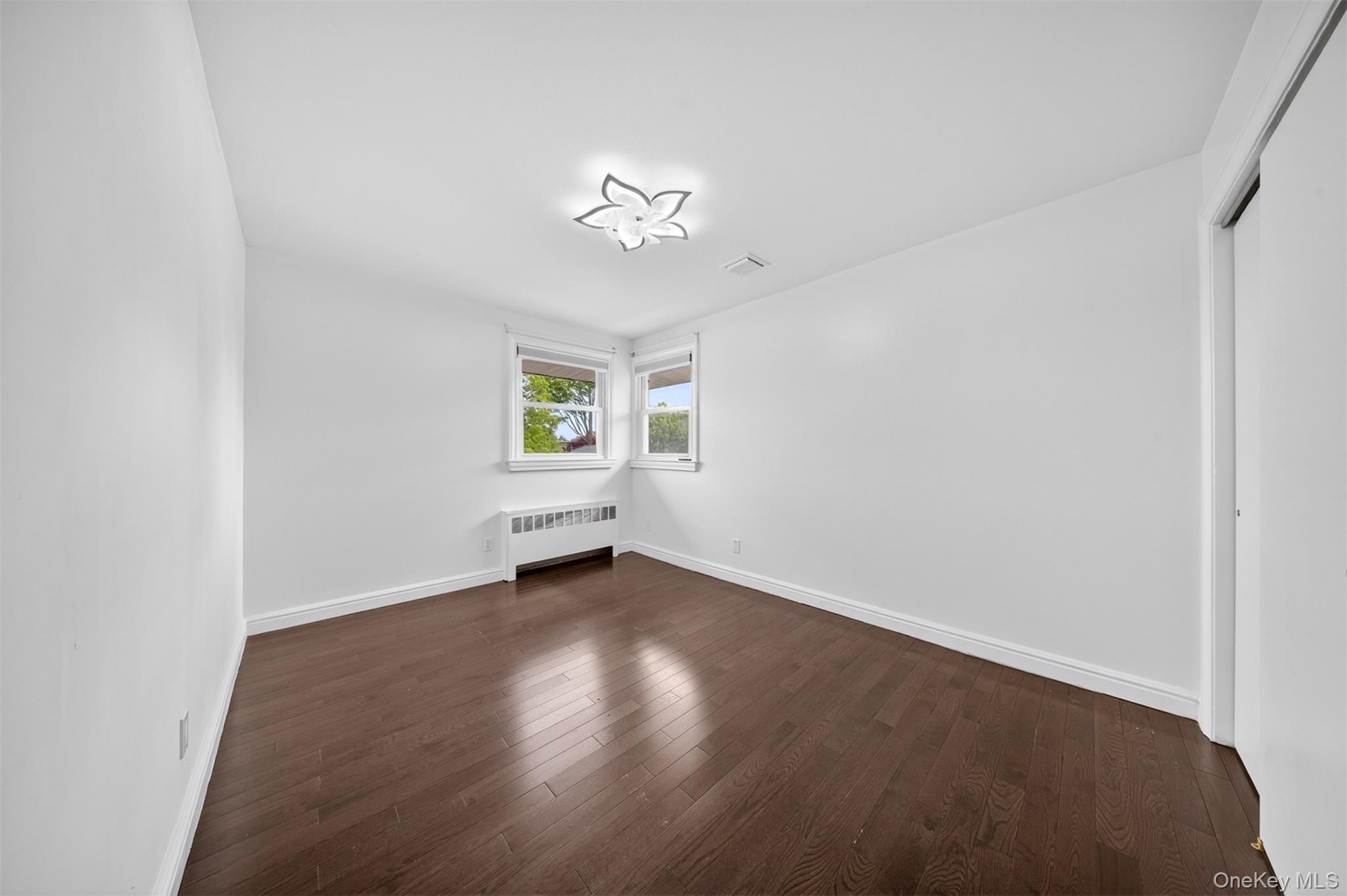 5 Joseph Court Syosset, NY 11791 - Photo 19 of 29