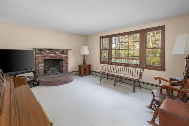 $599,999 | 31 Clay Hill Road, York, ME 03902