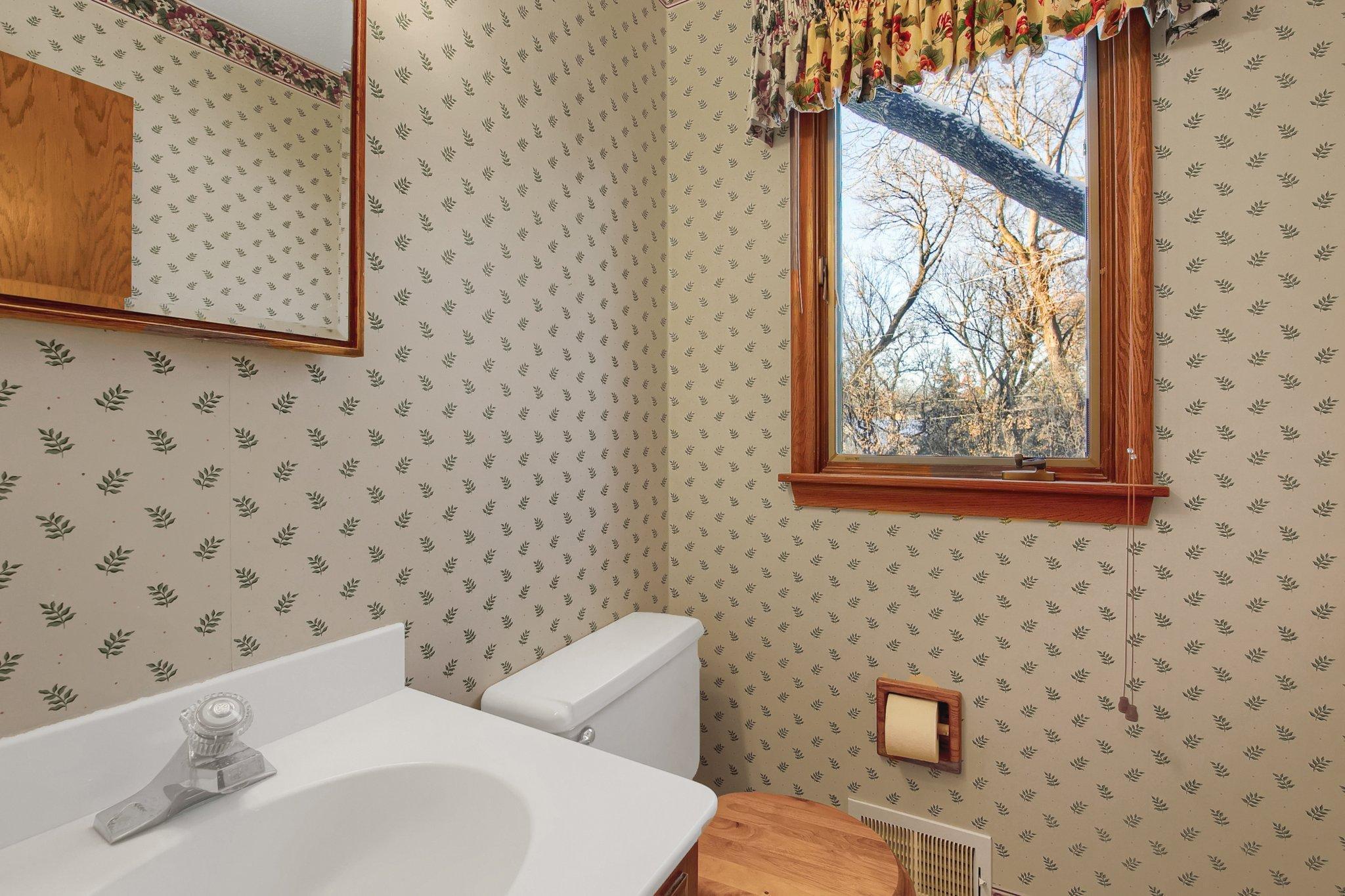 25 Cooper Circle Edina, MN 55436 - Photo 37 of 61