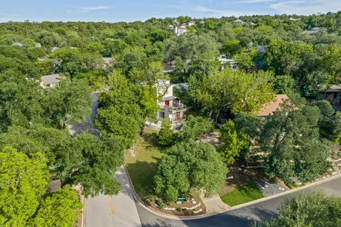 $1,250,000 | 5932 Highland Hills Drive, Austin, TX 78731