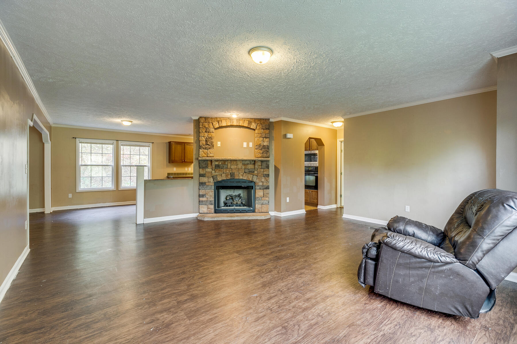944 Chadwell Road Kingsport, TN 37660 - Photo 8 of 36 009