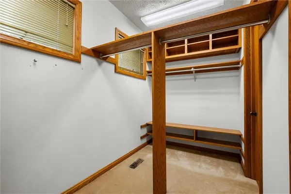 $279,900 | 195 Jonathan Place, Hermitage, PA 16148