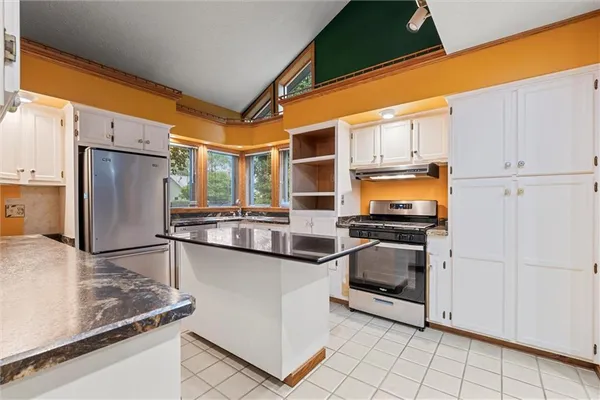 $279,900 | 195 Jonathan Place, Hermitage, PA 16148