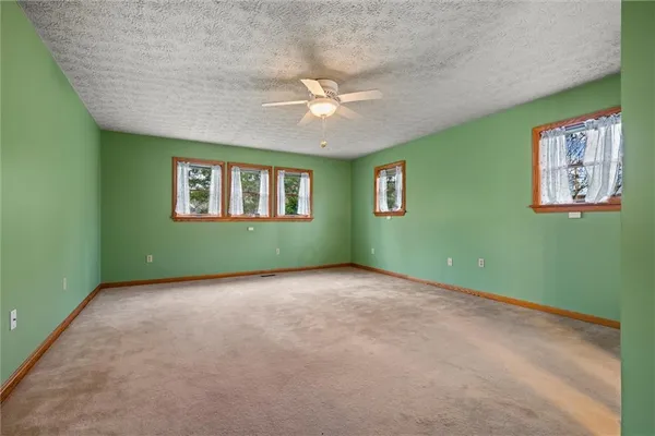 $279,900 | 195 Jonathan Place, Hermitage, PA 16148