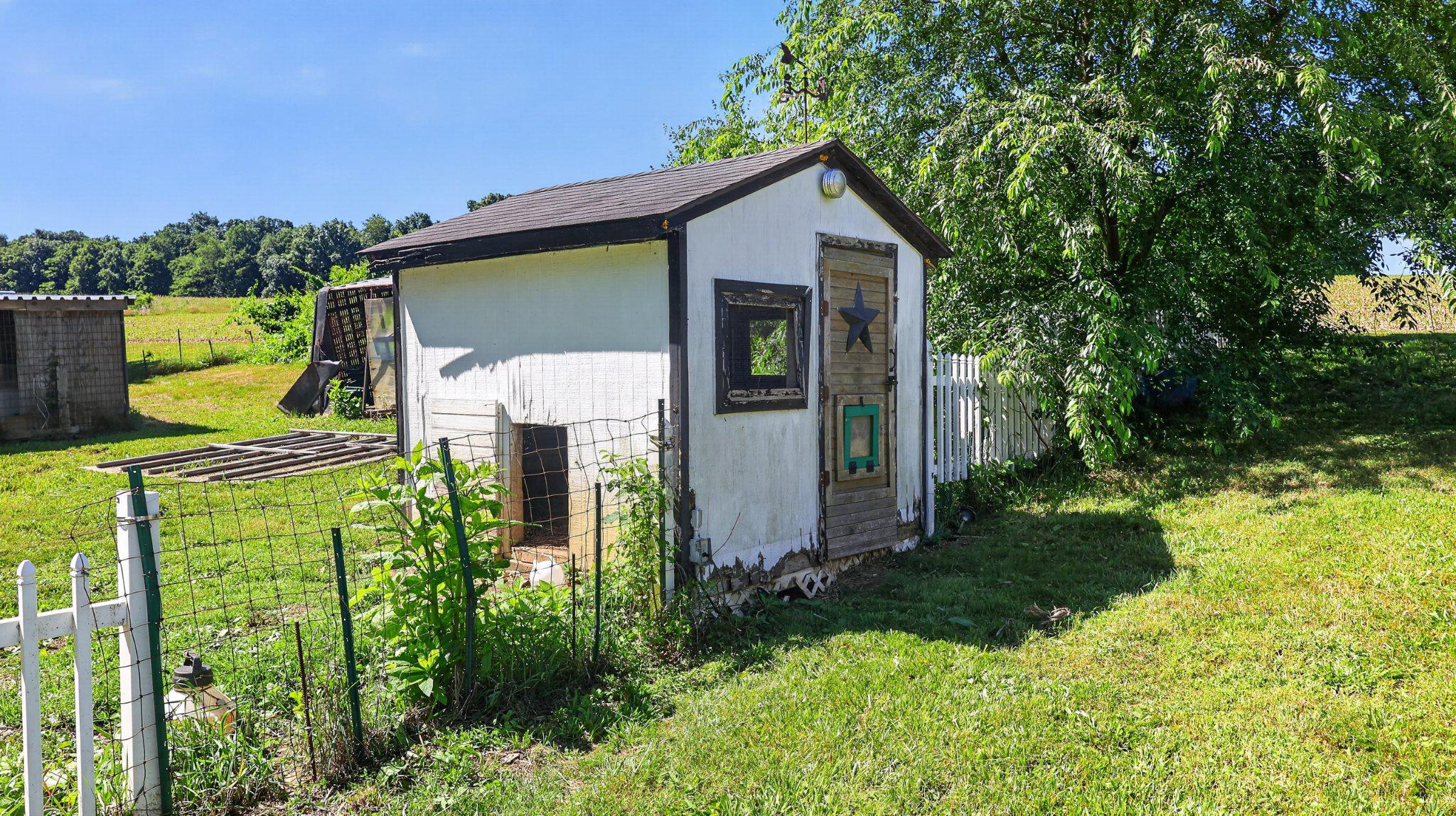 8042 Bobs Road Felton, PA 17322 - Photo 28 of 47 Chicken shed