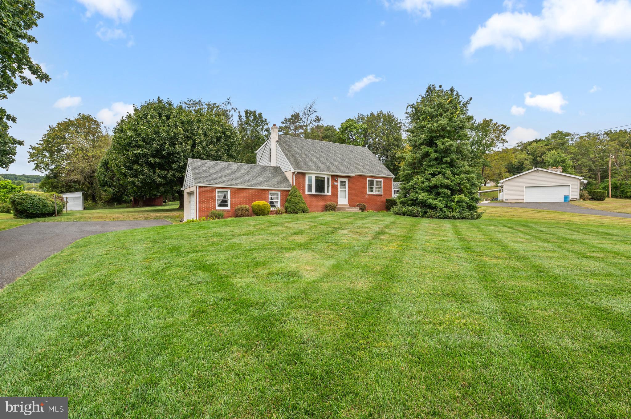 1622 Branch Road Perkasie, PA 18944 - Photo 3 of 40 Gallery Image 3