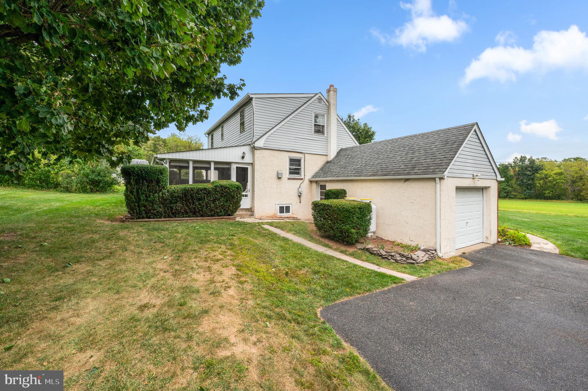 1622 Branch Road Perkasie, PA 18944 - Photo 5 of 40 Gallery Image 5