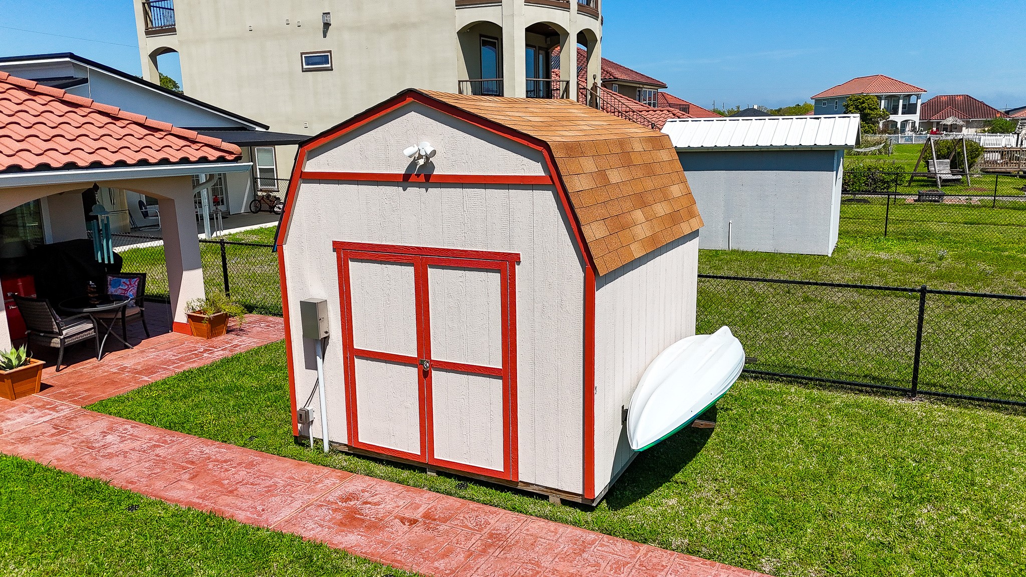615 28th Street Dickinson, TX 77539 - Photo 31 of 34 a front view of a house with garden