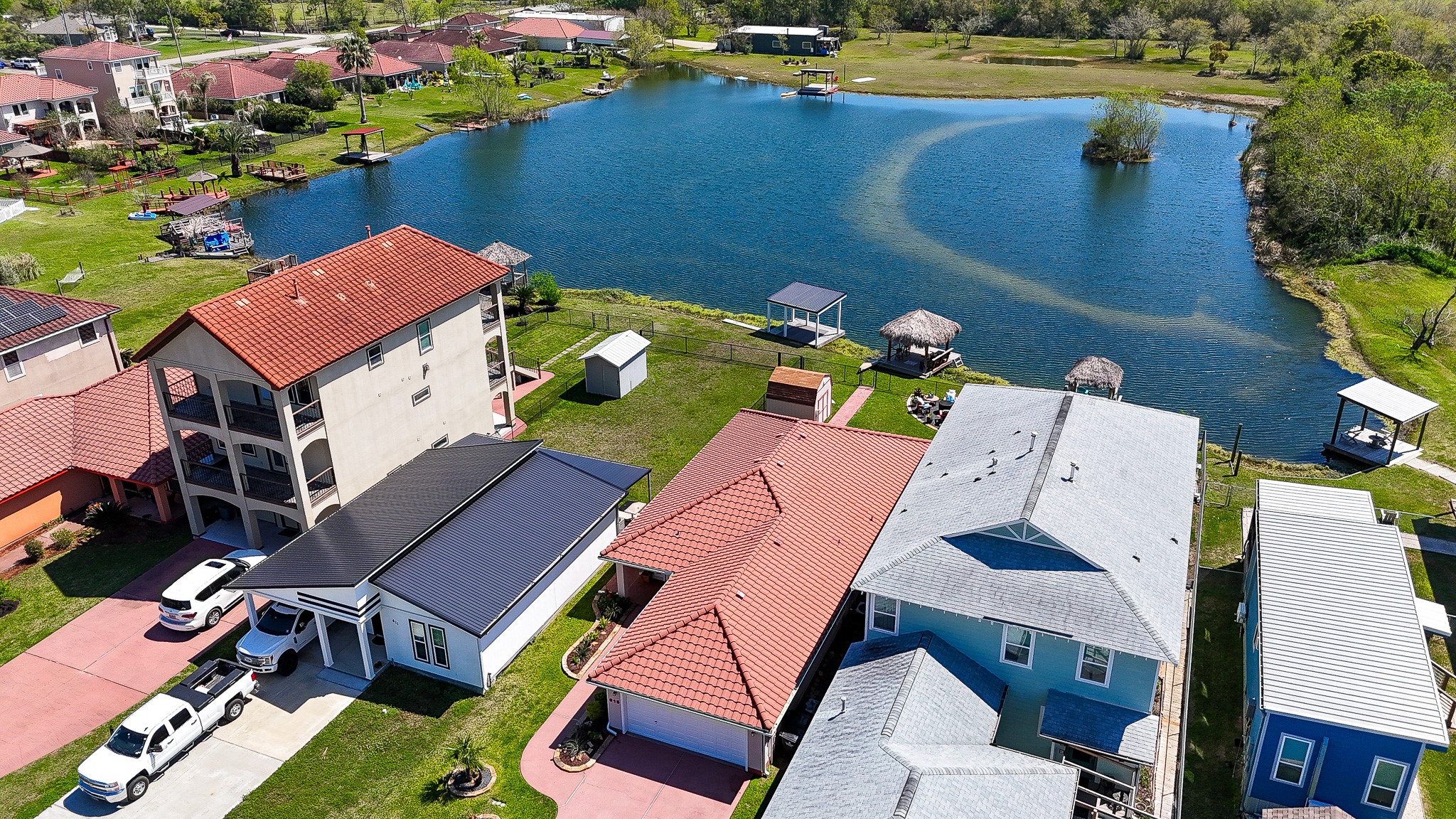 615 28th Street Dickinson, TX 77539 - Photo 4 of 34 an aerial view of a house with a lake view