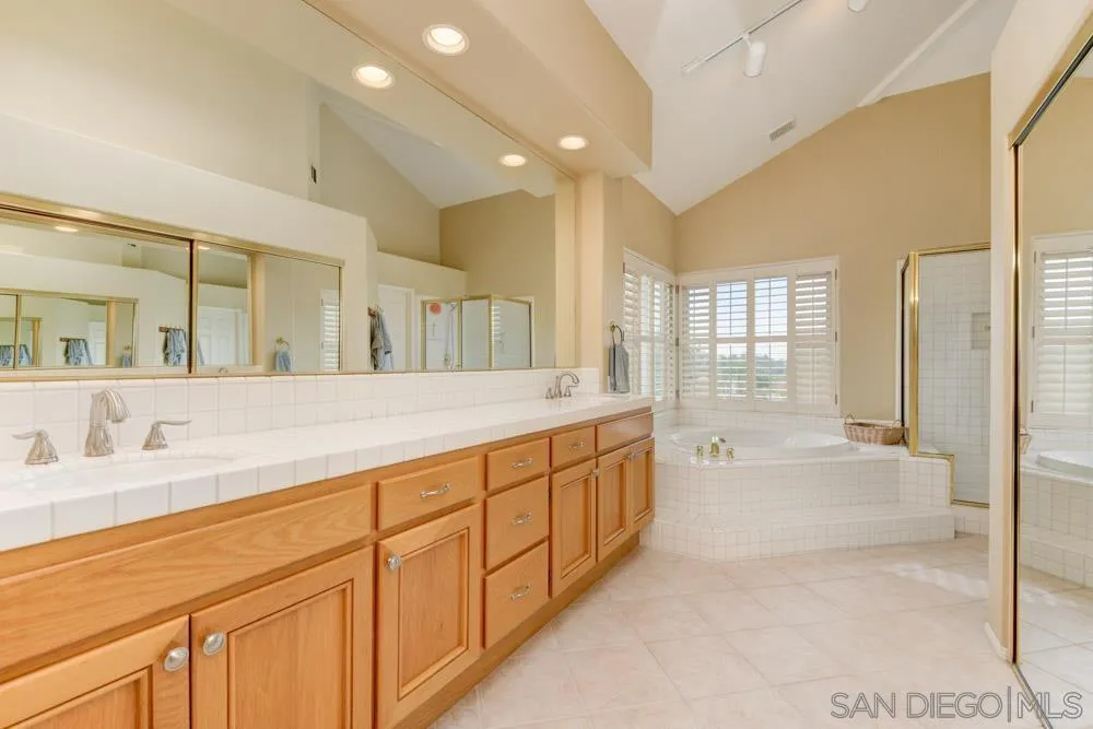 1978 Monarch Ridge Circle El Cajon, CA 92019 - Photo 17 of 46 Gallery Image 17