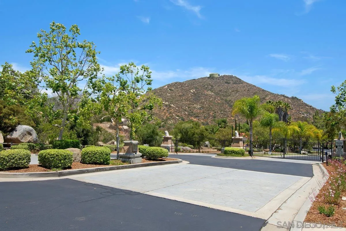 1978 Monarch Ridge Circle El Cajon, CA 92019 - Photo 39 of 46 Gallery Image 39