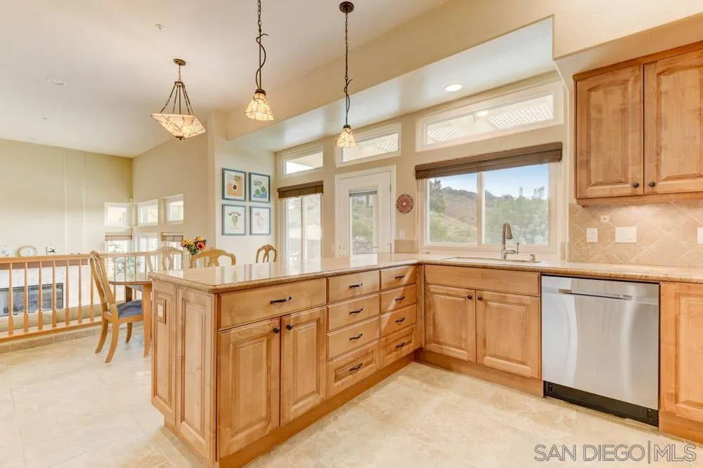 1978 Monarch Ridge Circle El Cajon, CA 92019 - Photo 10 of 46 Gallery Image 10