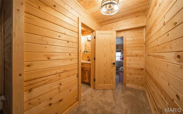 $995,000 | 1950 Lake Forest Drive, Park Hills, MO 63601