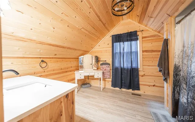 $995,000 | 1950 Lake Forest Drive, Park Hills, MO 63601