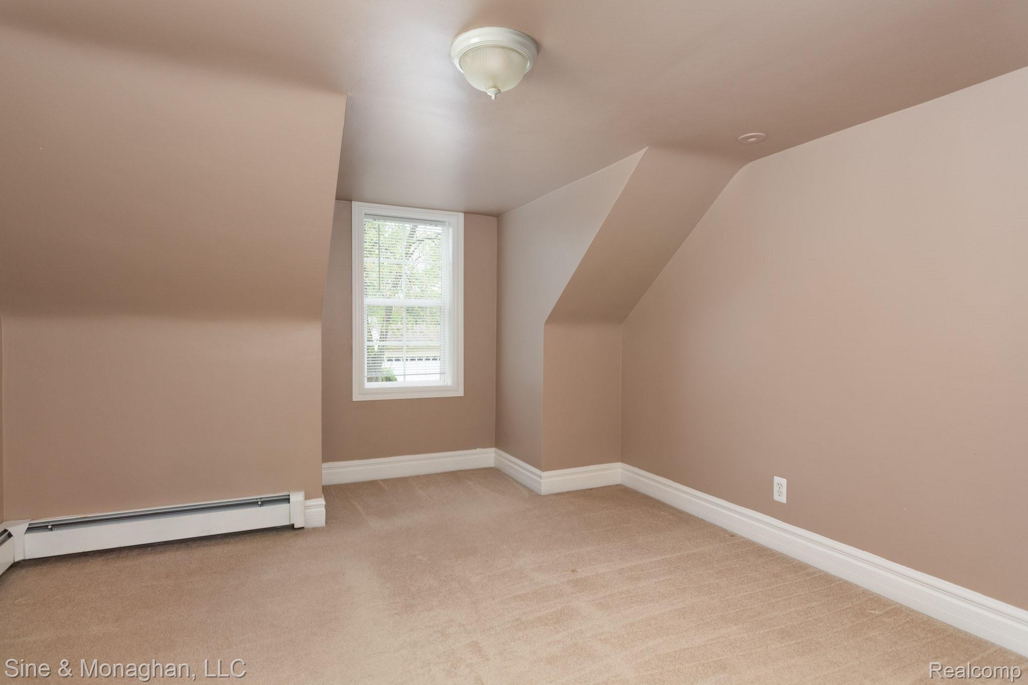 2202 Ridgemont Road Grosse Pointe, MI 48236 - Photo 10 of 15 27.jpg