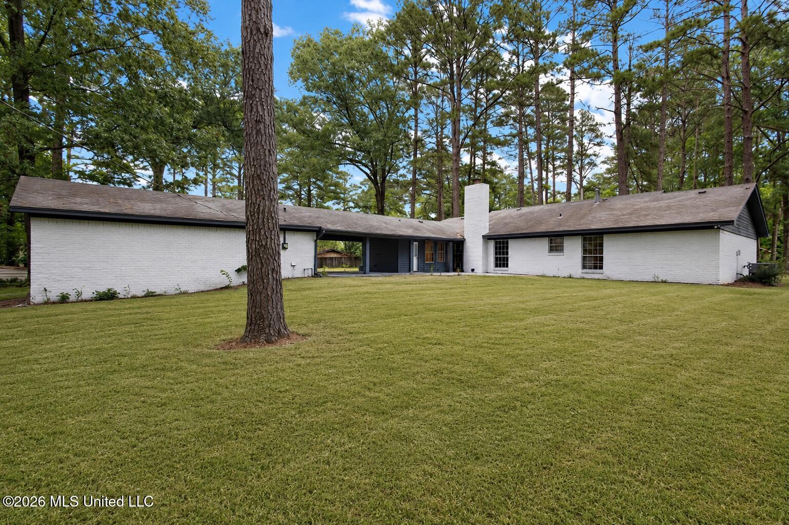 13 Rob Lane Jackson, MS 39212 - Photo 24 of 31 back yard 13