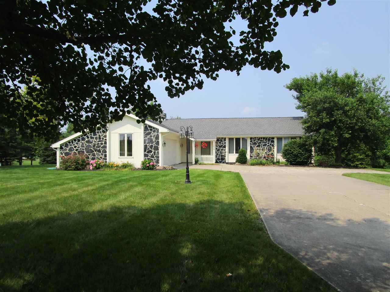 12615 Tonkel Road Fort Wayne, IN 46845 - Photo 1 of 30