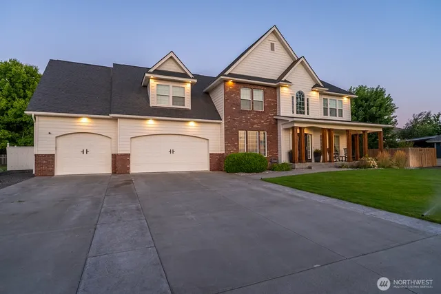 $699,000 | 331 Viewmont Drive Southeast, Moses Lake, WA 98837