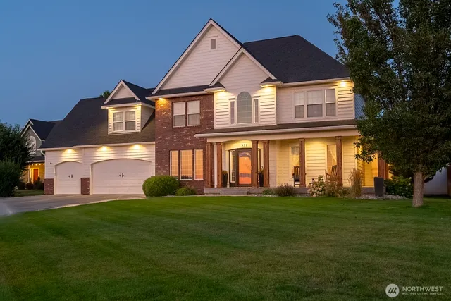 $699,000 | 331 Viewmont Drive Southeast, Moses Lake, WA 98837