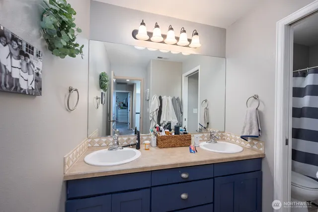 $699,000 | 331 Viewmont Drive Southeast, Moses Lake, WA 98837