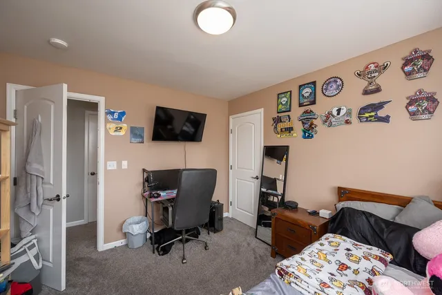 $699,000 | 331 Viewmont Drive Southeast, Moses Lake, WA 98837