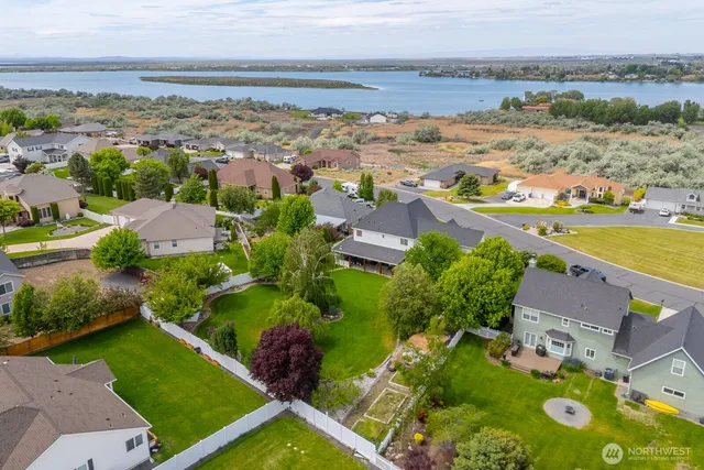 $699,000 | 331 Viewmont Drive Southeast, Moses Lake, WA 98837
