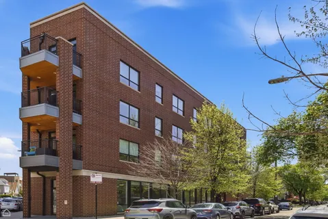 $549,900 | 3047 North Oakley Avenue, Unit 205, Chicago, IL 60618