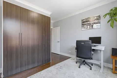 $549,900 | 3047 North Oakley Avenue, Unit 205, Chicago, IL 60618