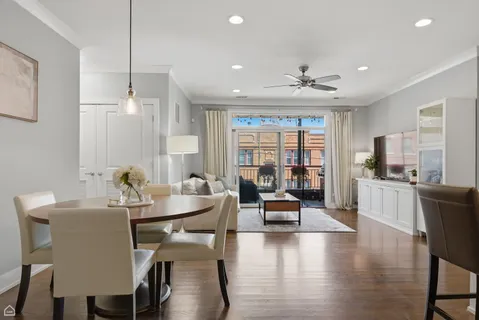 $549,900 | 3047 North Oakley Avenue, Unit 205, Chicago, IL 60618