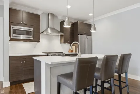 $549,900 | 3047 North Oakley Avenue, Unit 205, Chicago, IL 60618