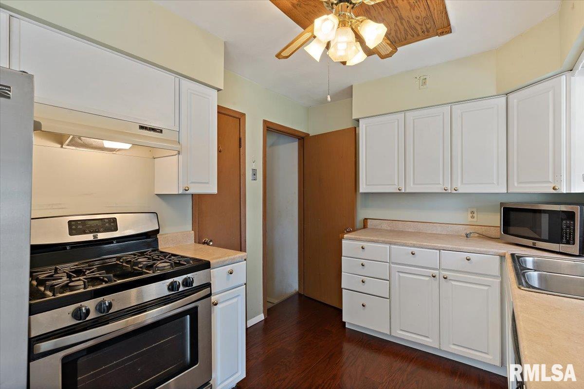 1129 48th Street Moline, IL 61265 - Photo 11 of 34