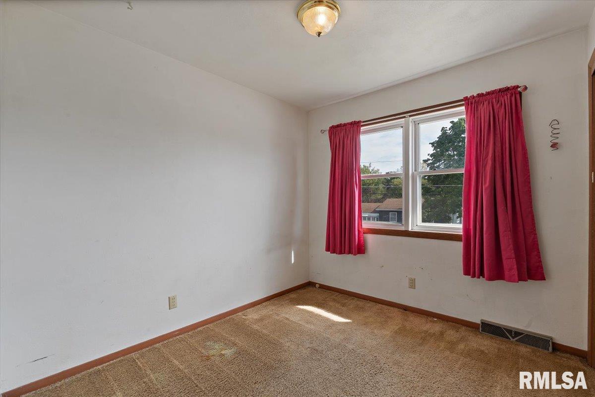 1129 48th Street Moline, IL 61265 - Photo 13 of 34