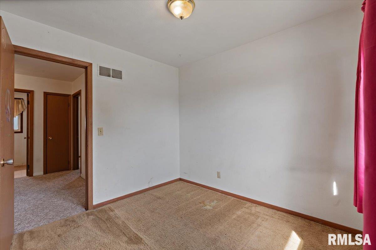 1129 48th Street Moline, IL 61265 - Photo 14 of 34