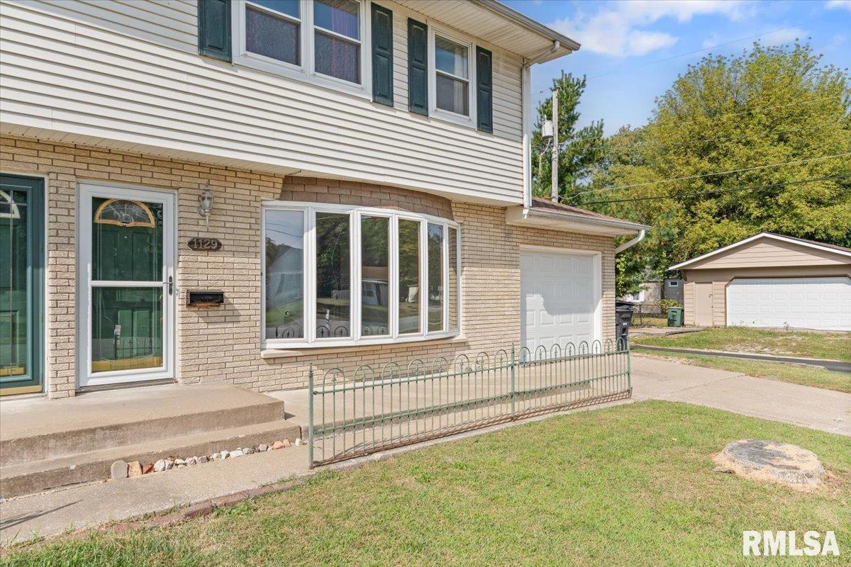 1129 48th Street Moline, IL 61265 - Photo 31 of 34