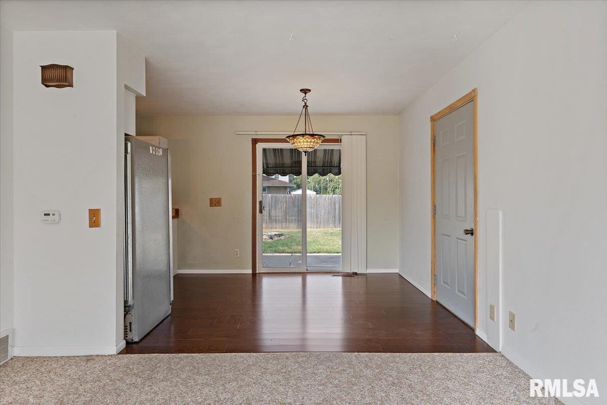 1129 48th Street Moline, IL 61265 - Photo 7 of 34