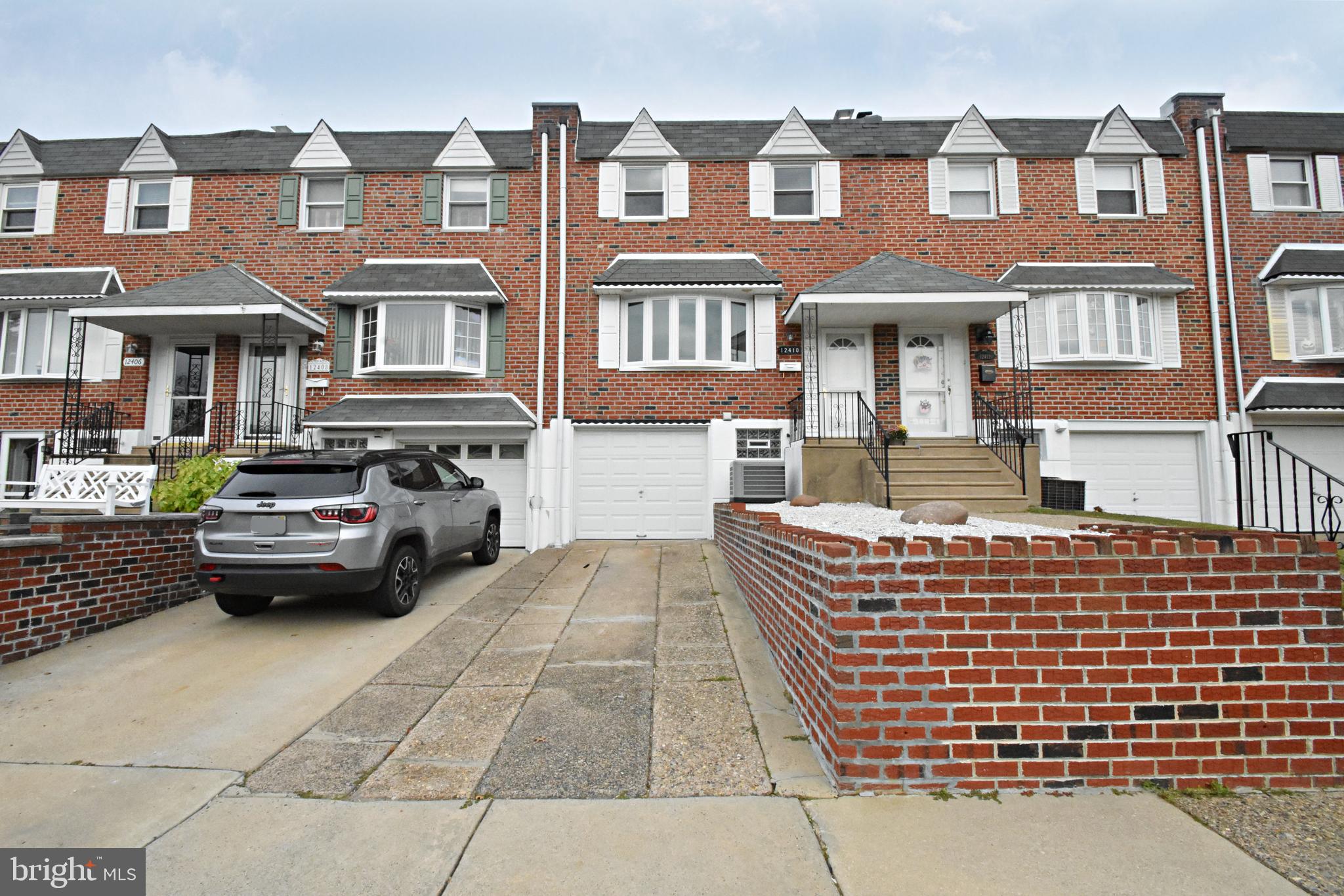 12410 Rambler Road Philadelphia, PA 19154 - Photo 1 of 36 Front of Home & Driveway