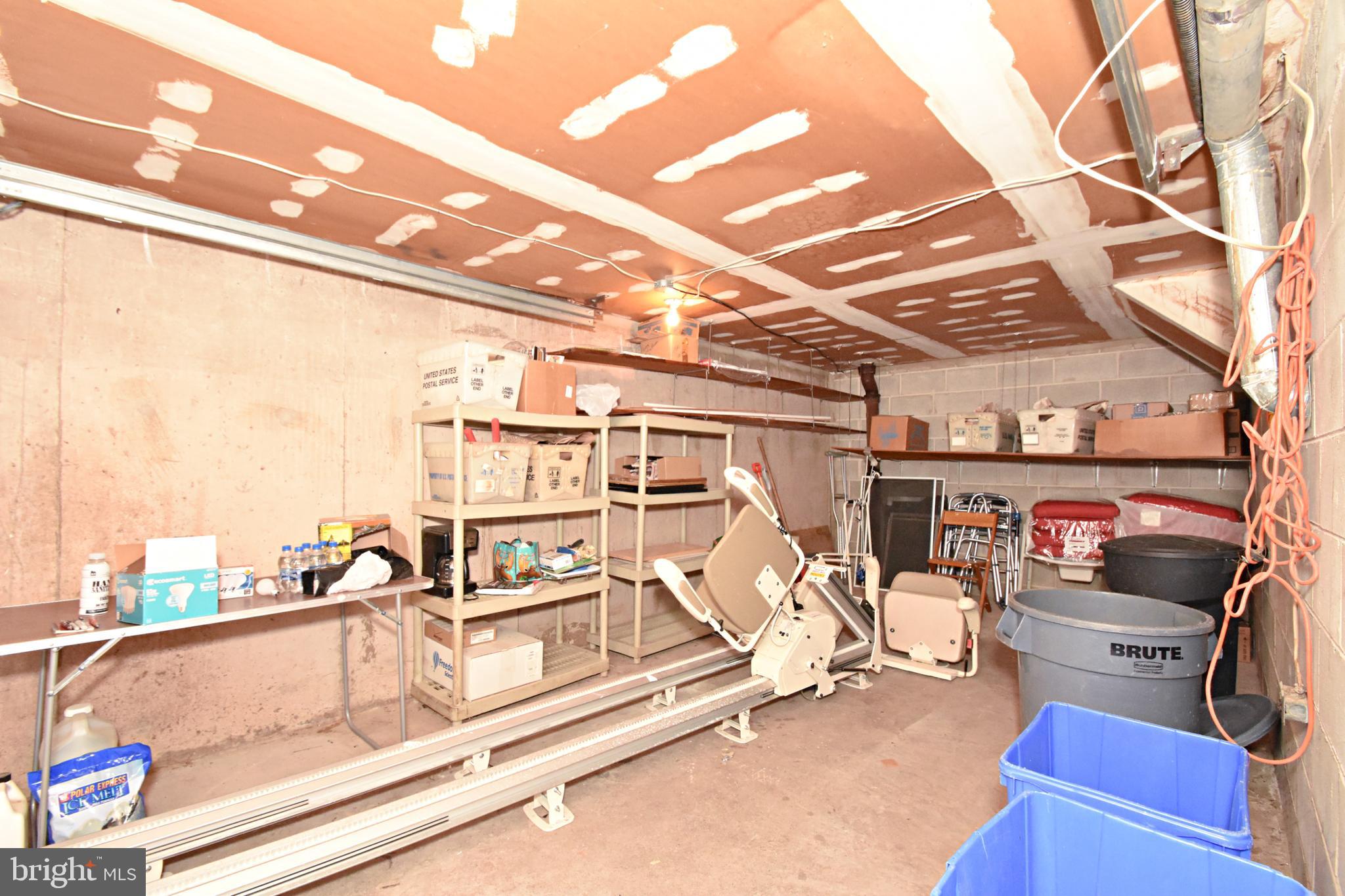 12410 Rambler Road Philadelphia, PA 19154 - Photo 32 of 36 Inside Garage