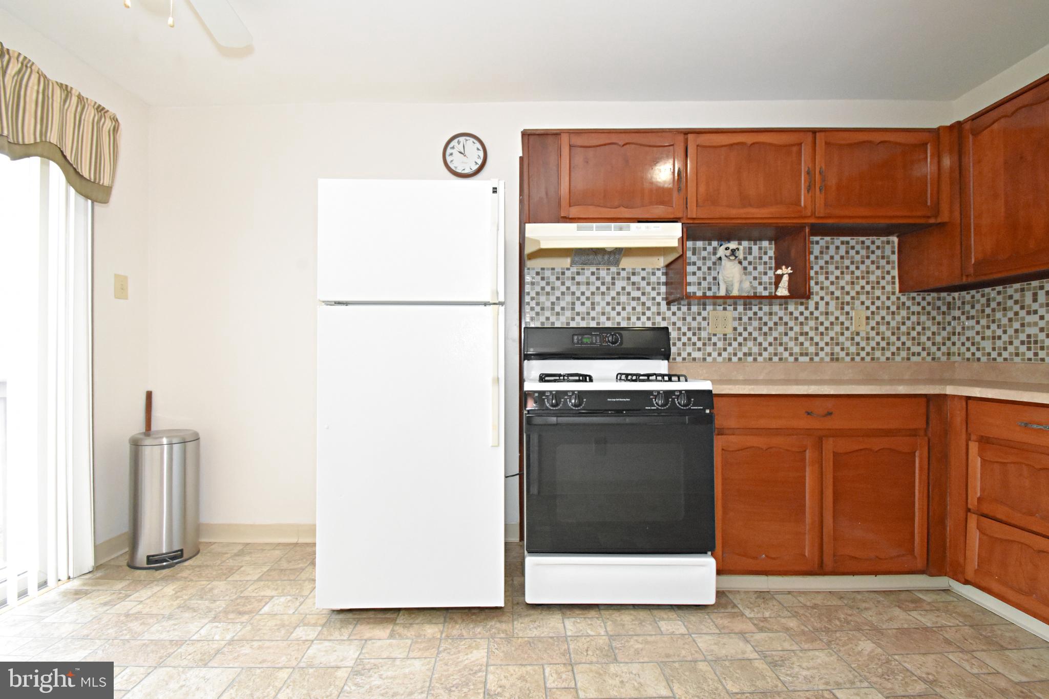 12410 Rambler Road Philadelphia, PA 19154 - Photo 10 of 36 Kitchen