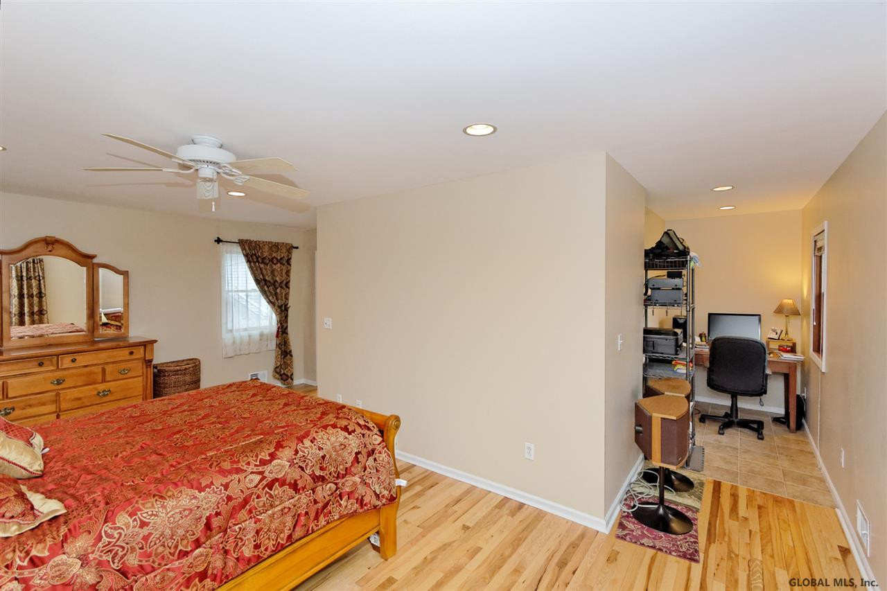 23 Osborne Road Colonie, NY 12205 - Photo 15 of 25 Photo 15