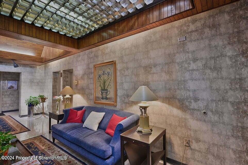 550 Clay Avenue, Unit 9B Scranton, PA 18510 - Photo 15 of 15 a living room with furniture and a table