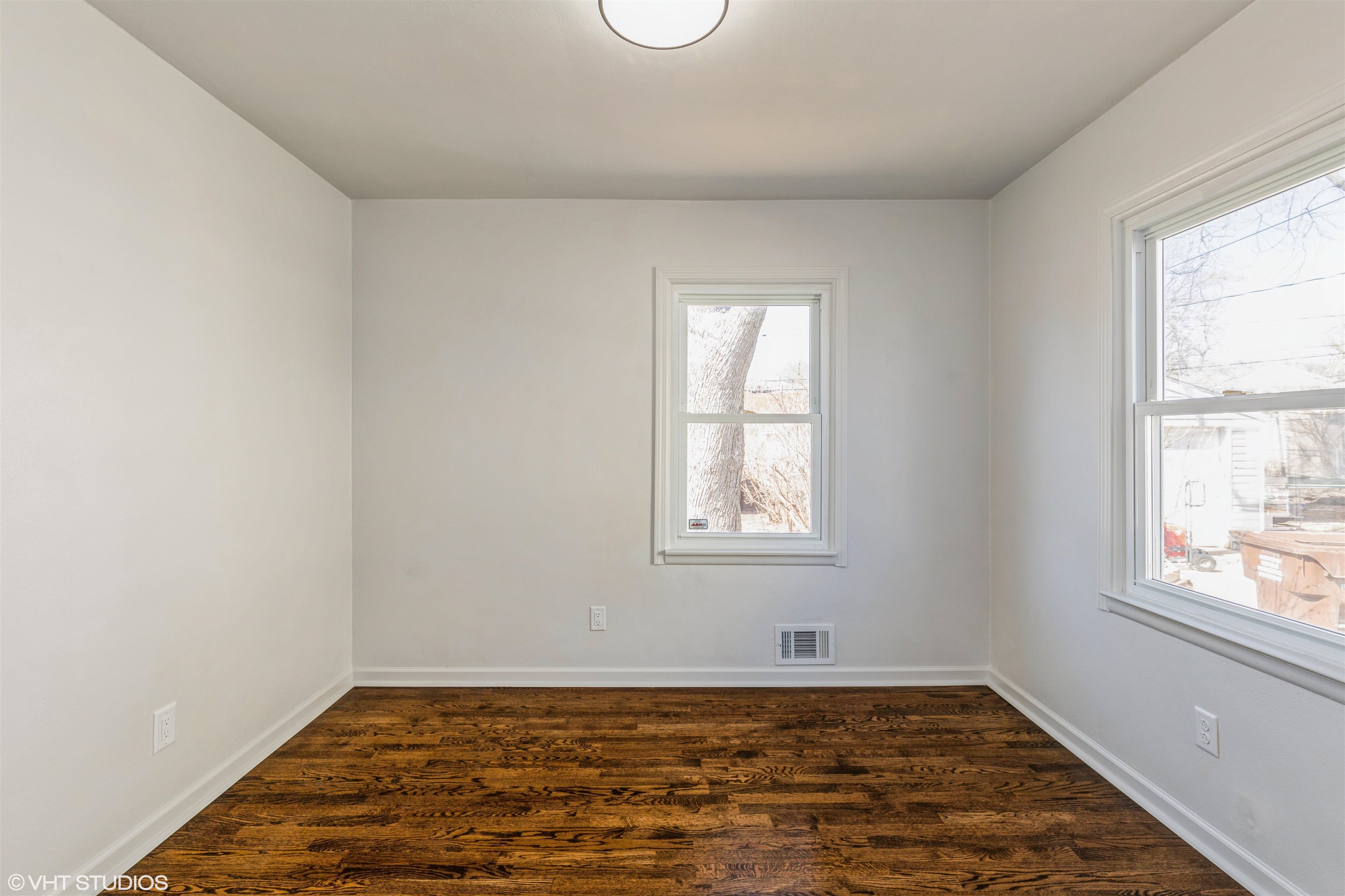 1931 Ridgeland Road Rockford, IL 61108 - Photo 15 of 26 an empty room with window