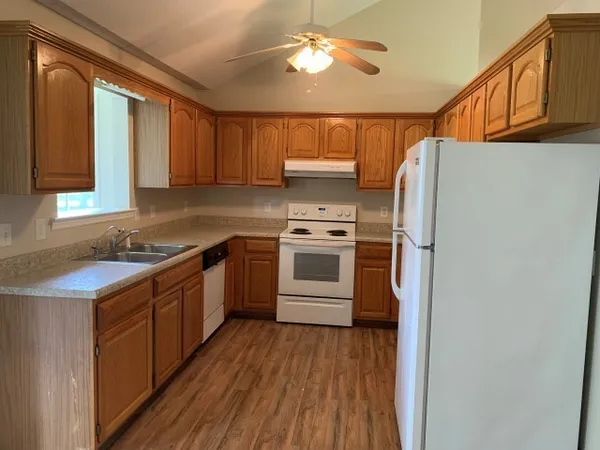 $2,050 | 2306 Pumpkin Creek Lane, Spring Hill, TN 37174