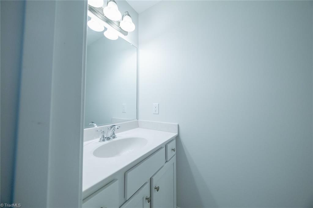 3836 Thistleberry Road High Point, NC 27265 - Photo 25 of 28